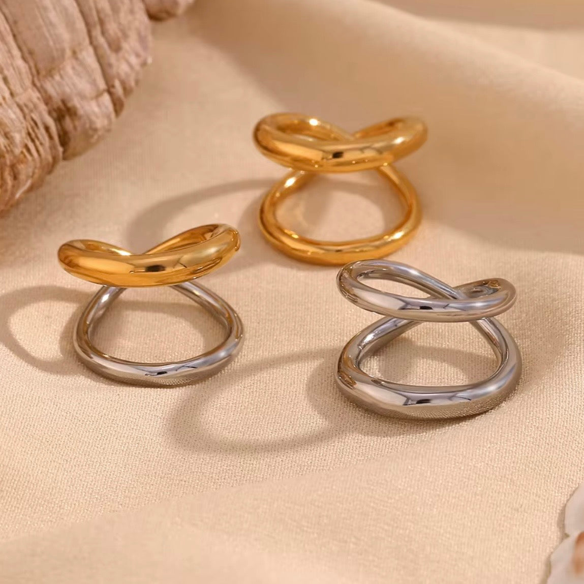 Two-Tone Infinity Knot Ring