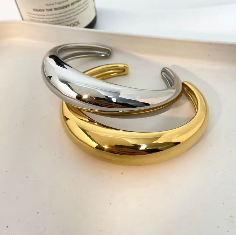 Large Open Bangle - Gold