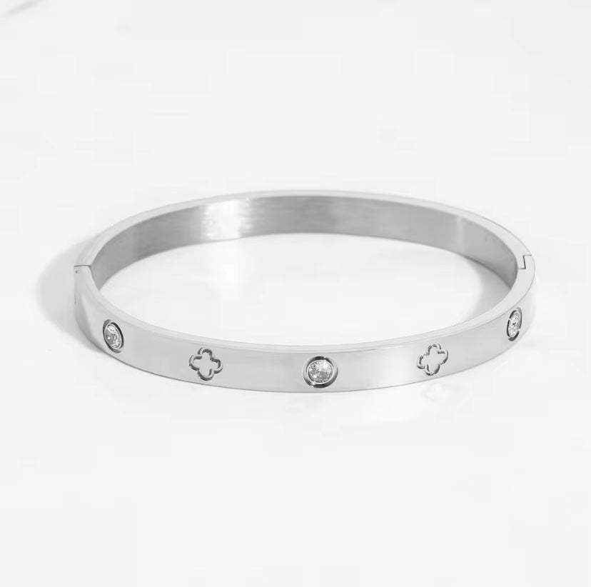 Clover CZ Bangle - Silver