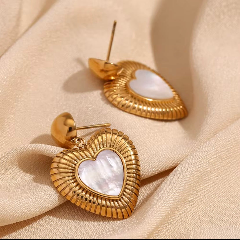 Heart drop w/ pearl sunburst