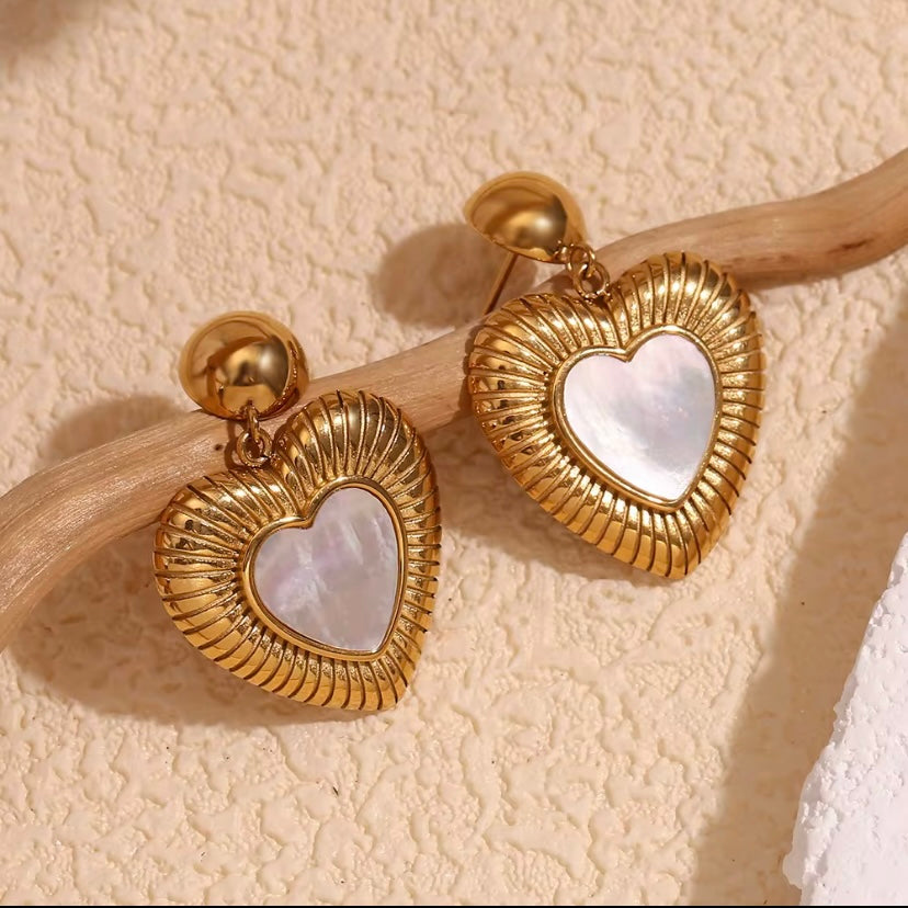 Heart drop w/ pearl sunburst