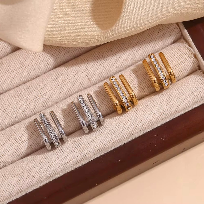Triple CZ huggie - Silver