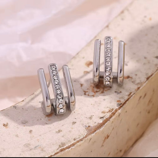 Triple CZ huggie - Silver